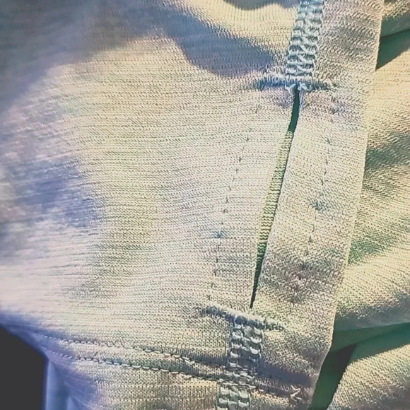 Under Armour Heat Gear Aqua Hoodie Shirt - Picture 4 of 7